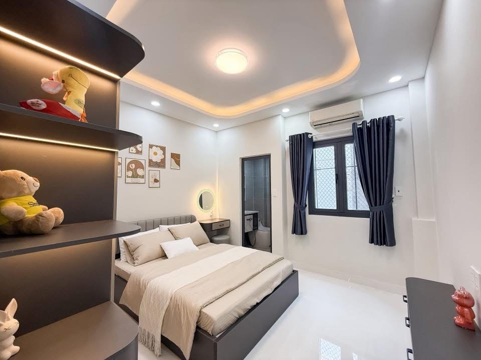 Bán nhà phố đẹp hẻm xe hơi đường Hoàng Hoa Thám, phường 05, quận Bình Thạnh, Hồ Chí Minh