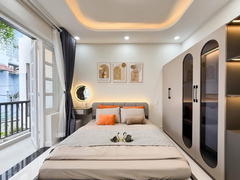 Bán nhà phố đẹp hẻm xe hơi đường Hoàng Hoa Thám, phường 05, quận Bình Thạnh, Hồ Chí Minh