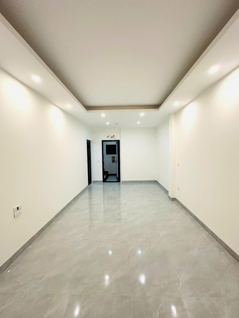 Giá chỉ 9,8 tỷ có nhà Minh Khai ở luôn, ngõ thoáng, gần phố, thang máy, diện tích 45m2