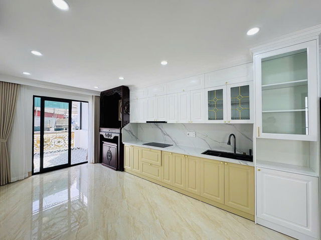 Phân lô Kim Ngưu - nhà mới 41m2 x 5 tầng thang máy - ô tô chạy thông - khu vực dân trí cao