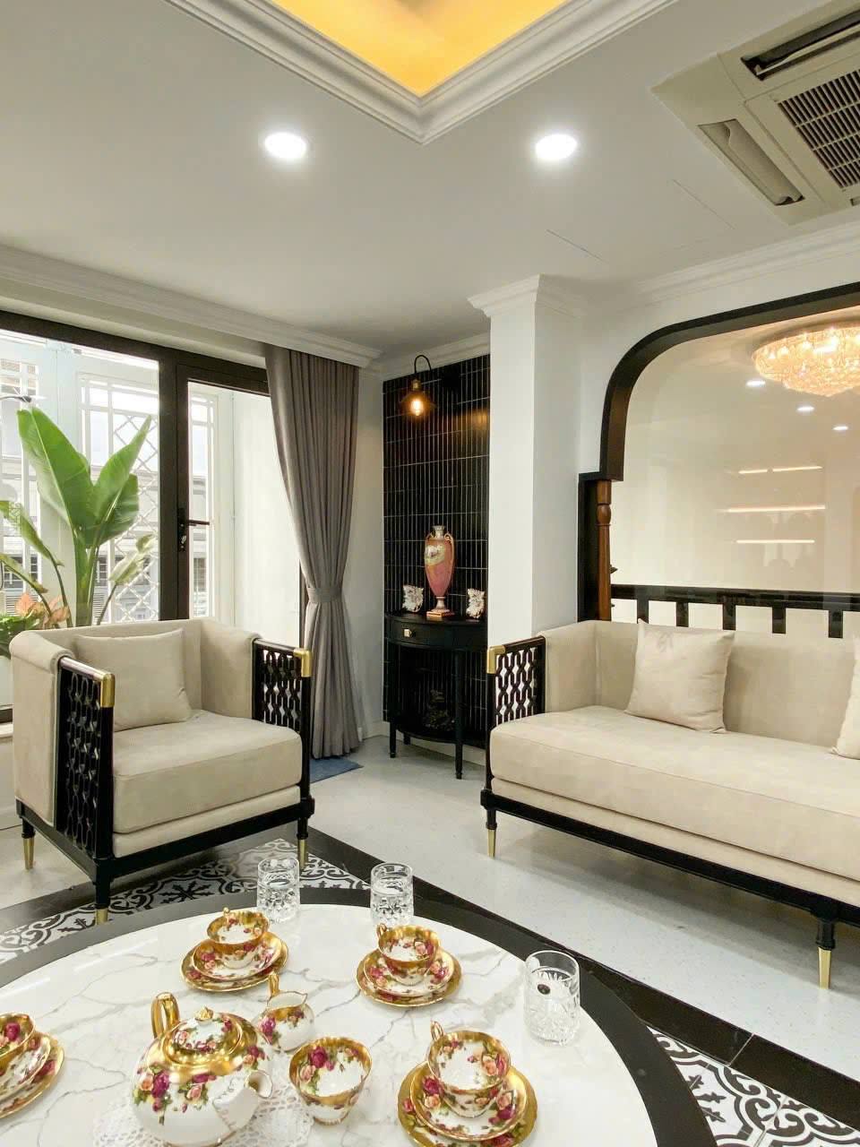 Nhà Phố Nghi Tàm, Tây Hồ - Hoàn Thiện Đẹp, Nội Thất Tiền Tỷ