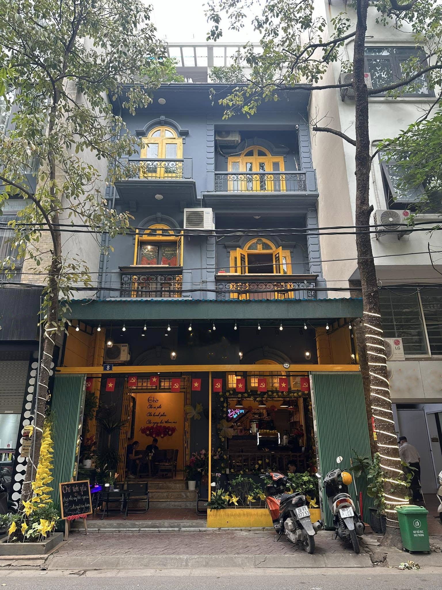 Bán nhà mặt phố Nghĩa Đô, Cầu Giấy, sổ đỏ vuông đẹp