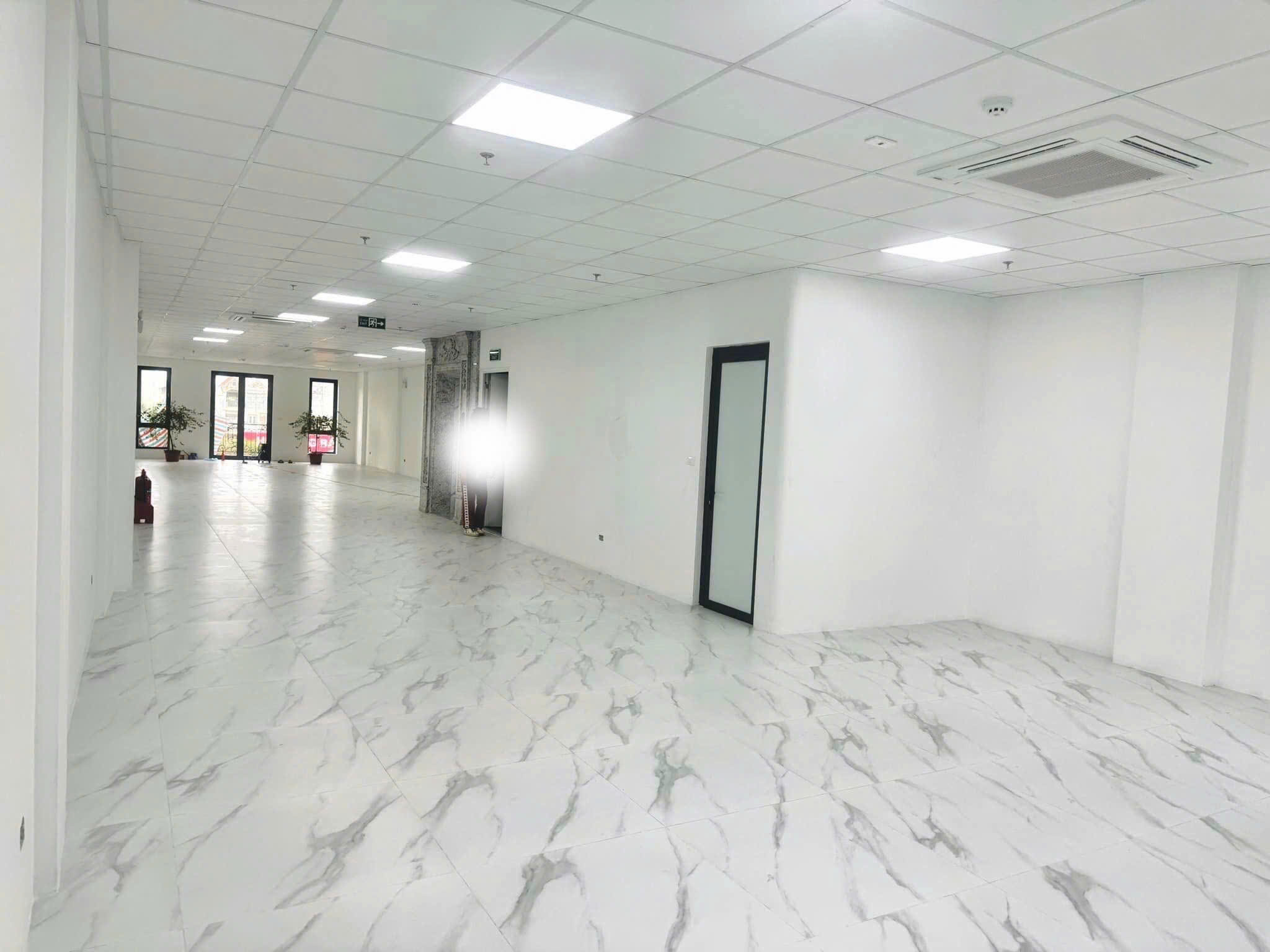 Nhà mặt phố Đại Cồ Việt, Hai Bà Trưng, tòa nhà 9 tầng mới đẹp, cho thuê 250 triệu