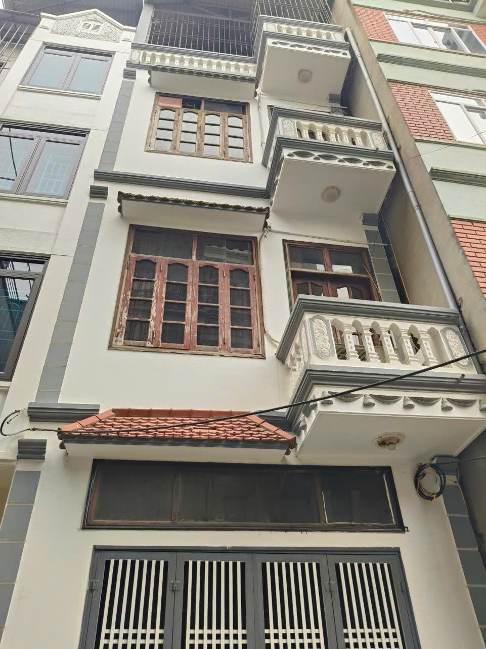 Chỉ có 1 căn duy nhất ô tô đỗ cửa, vào nhà, dân xây, diện tích 40m2, giá chỉ 8,4 tỷ