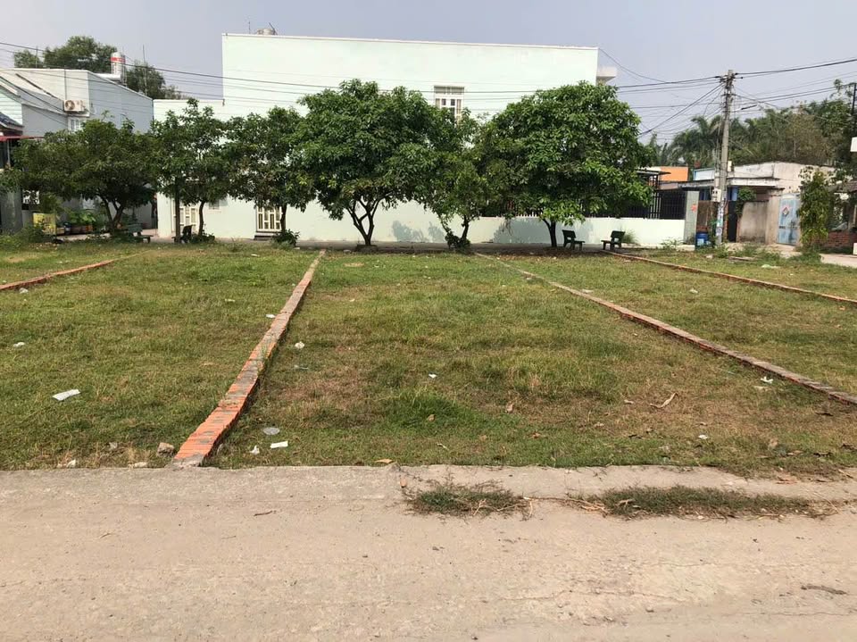 Bán lô đất thị trấn Đức Hòa - 105m2 - giá chỉ 1 tỷ 500 triệu - gọi trực tiếp cho em để đi xem đất