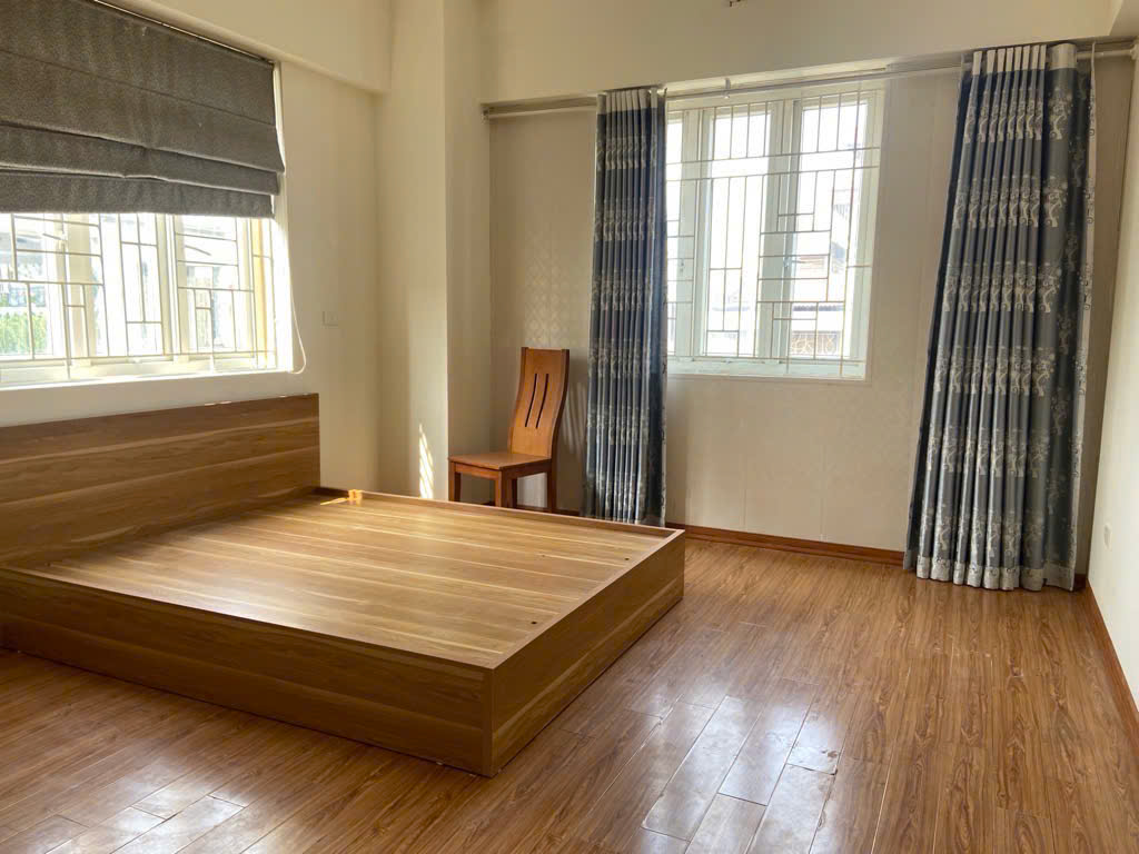 Bán nhà Dương Văn Bé, ở luôn, lô góc, gần phố, 36m2, giá chỉ 7,3 tỷ