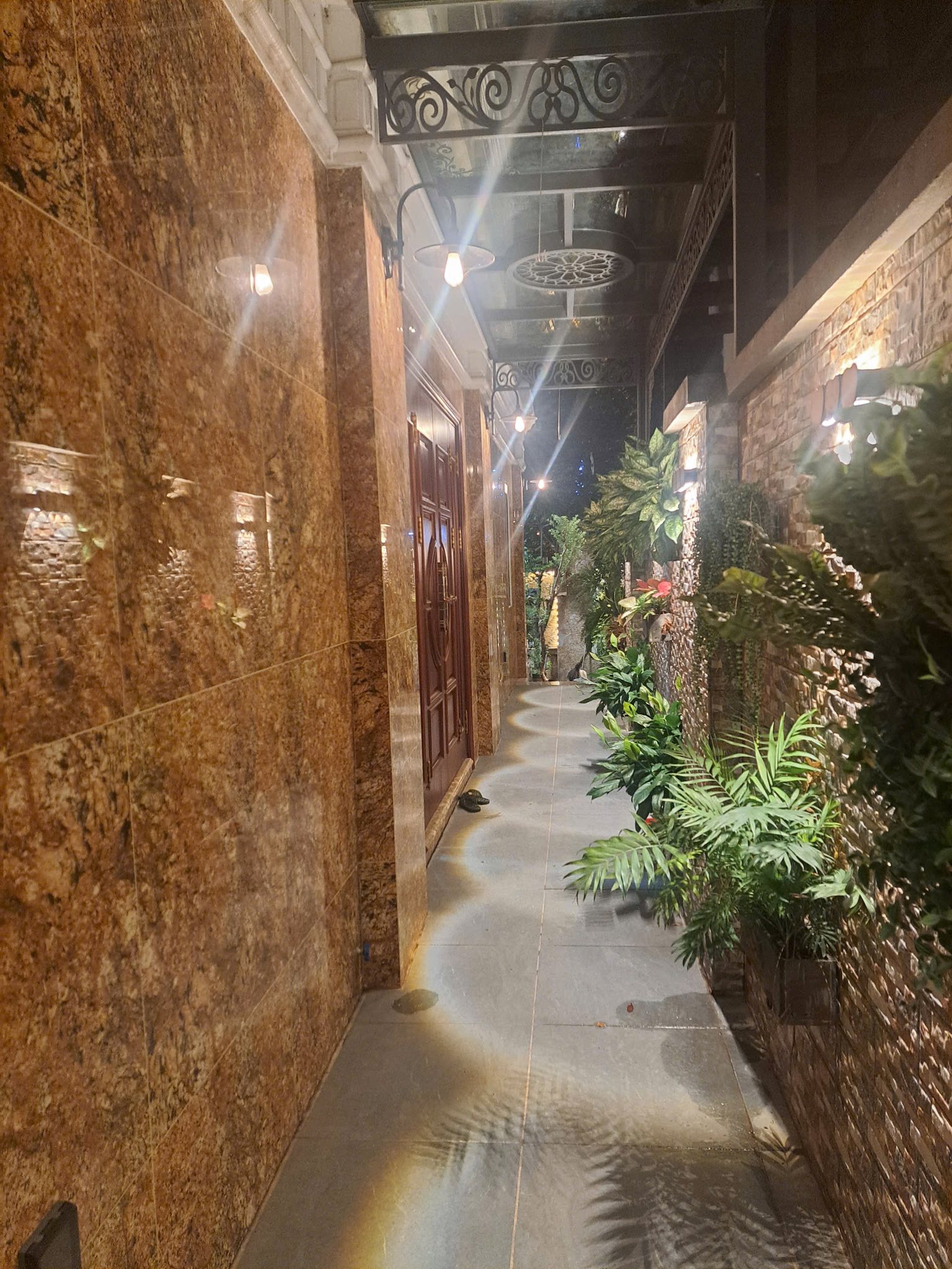 Bán biệt thự An Khang Dương Nội – 200m2, mặt tiền 9m, 5 tầng thang máy có hầm