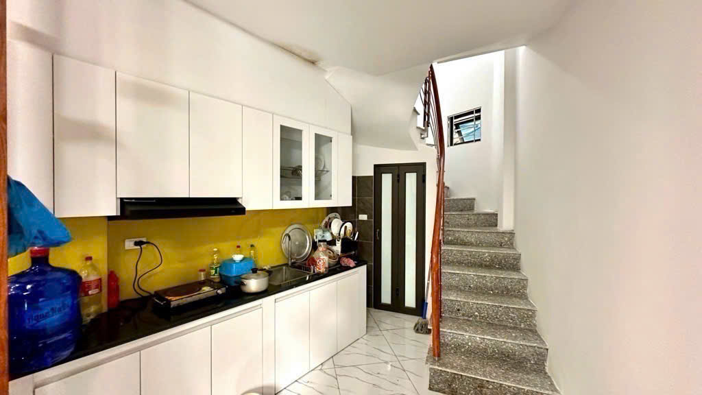 Bán nhà Minh Khai, lô góc, ngõ thông, ở luôn, 36m2, giá chỉ 5,75 tỷ