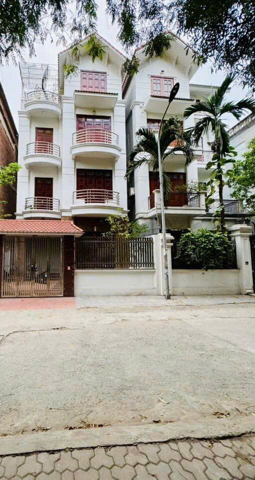 Bán biệt thự Trung Văn, 4 mặt thoáng, hoàn thiện đẹp, chỉ việc xách vali về ở