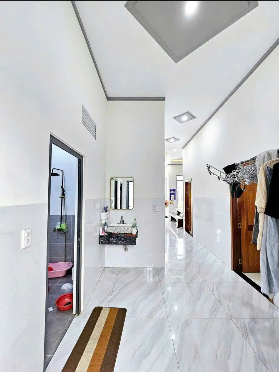 Cần bán gấp nhà mặt đường 28 phường Long Thạnh Mỹ, diện tích 60m2, 3 tầng, 4,2 tỷ đường ô tô 6m