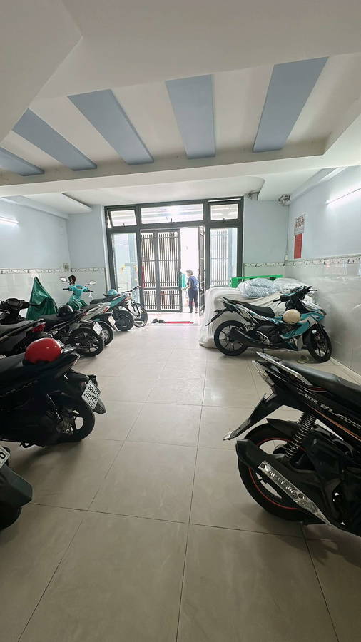 Căn hộ dịch vụ 9 ngủ 5 tầng – ngang 7m, hẻm xe hơi Trịnh Đình Thảo, dòng tiền 40 triệu/ tháng chỉ 9.3 tỷ