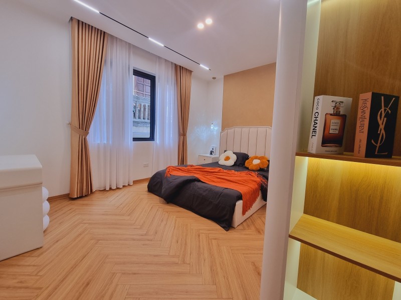 Bán gấp nhà phố Đại La 36m2 x 5 tầng, ngang 4m, giá 6 tỷ