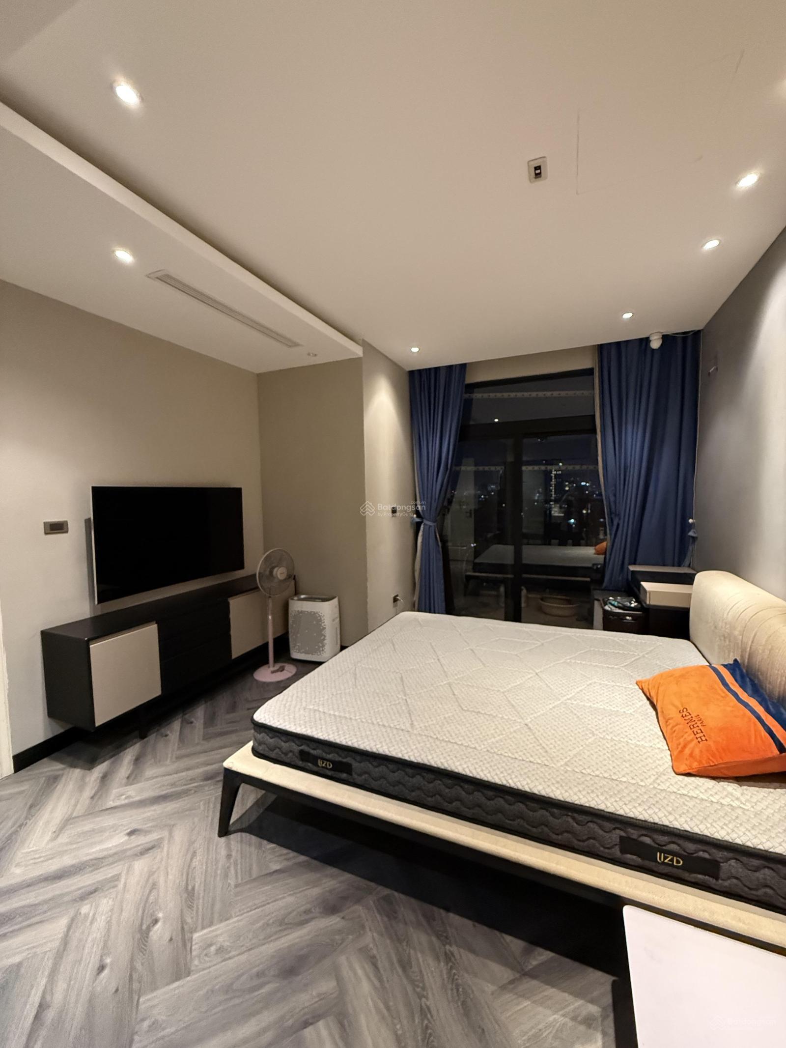 Bán căn hoa hậu 3 ngủ tòa R4 Royal City