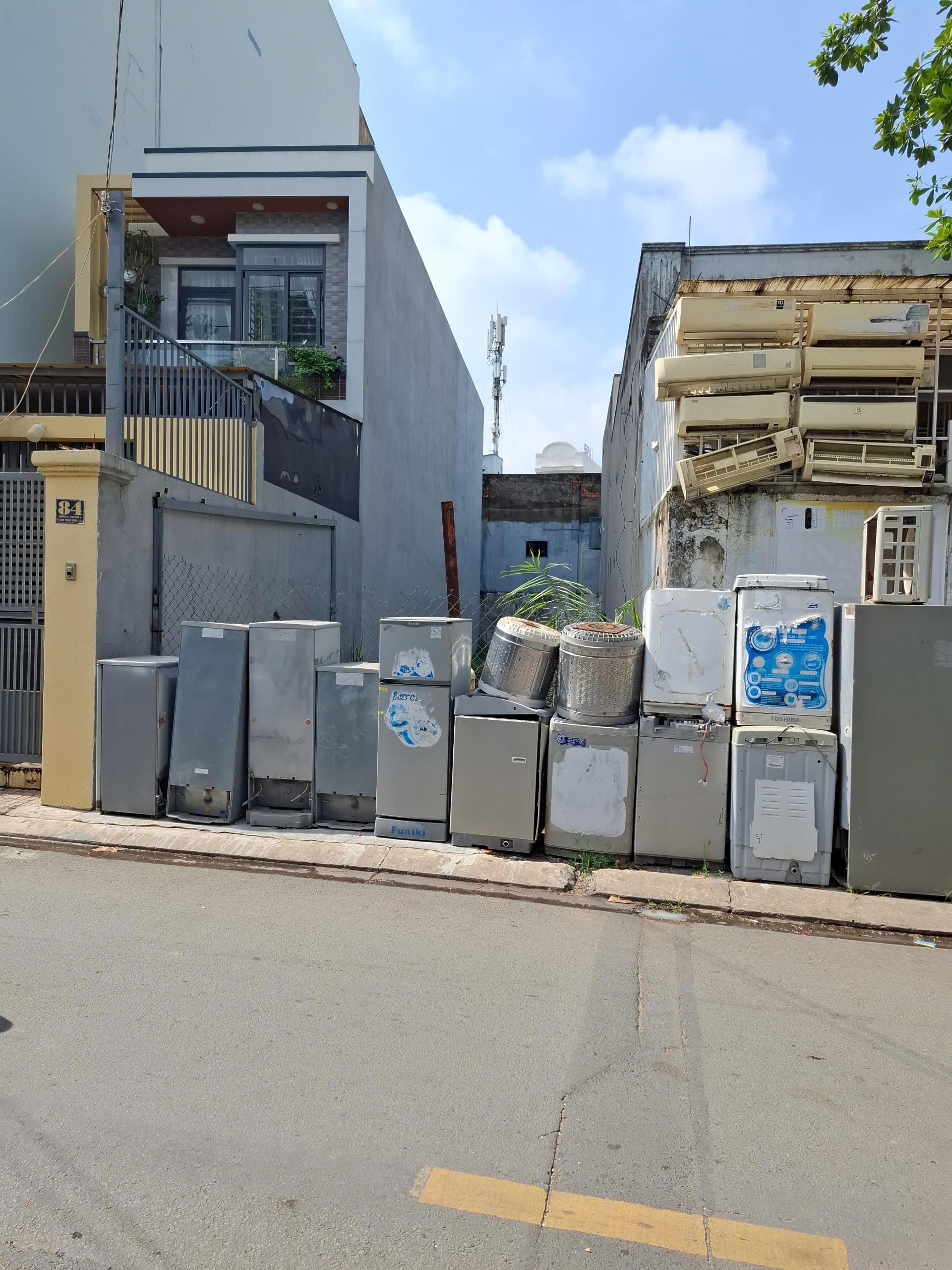 Bán đất mặt tiền đường 42 Bình Trưng Đông, quận 2, giá 11 tỷ