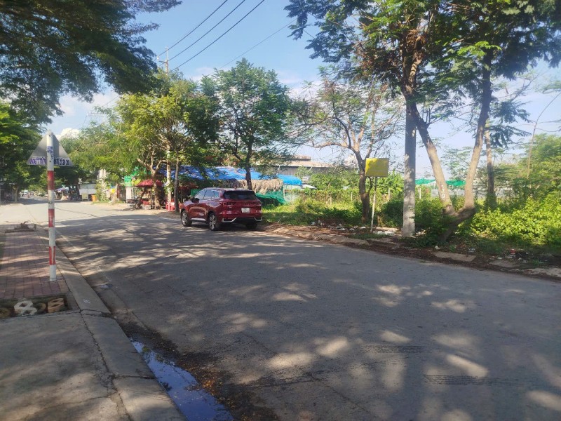 Bán gấp lô đất - làm kho xưởng 856m2- mặt tiền đường Bà Điểm - Hóc Môn