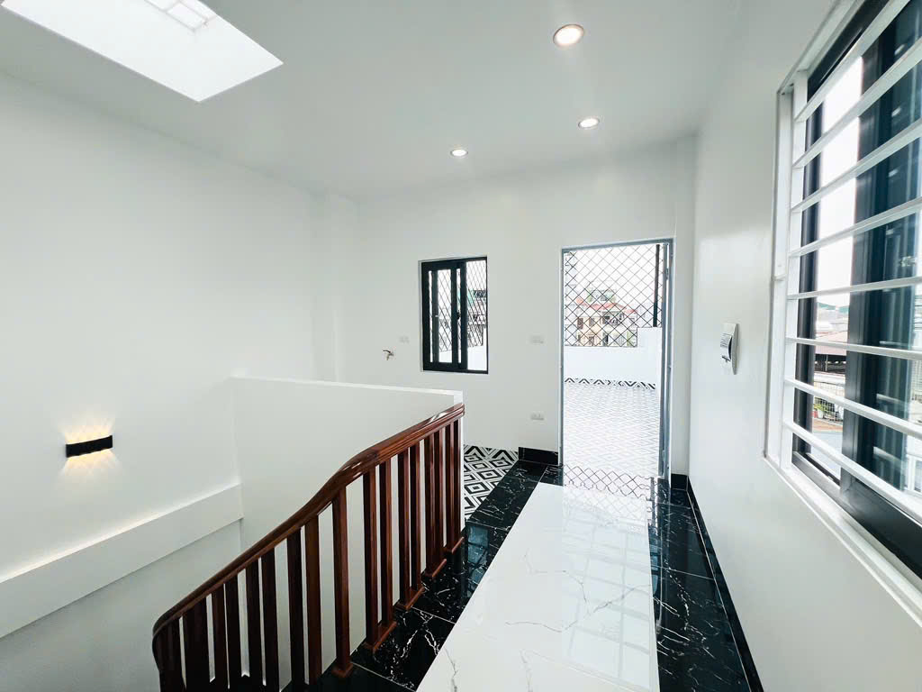 Bán nhà Thịnh Liệt, 10m ô tô tránh, full nội thất, 60m2 x 5 tầng, thang máy, giá 14,5 tỷ