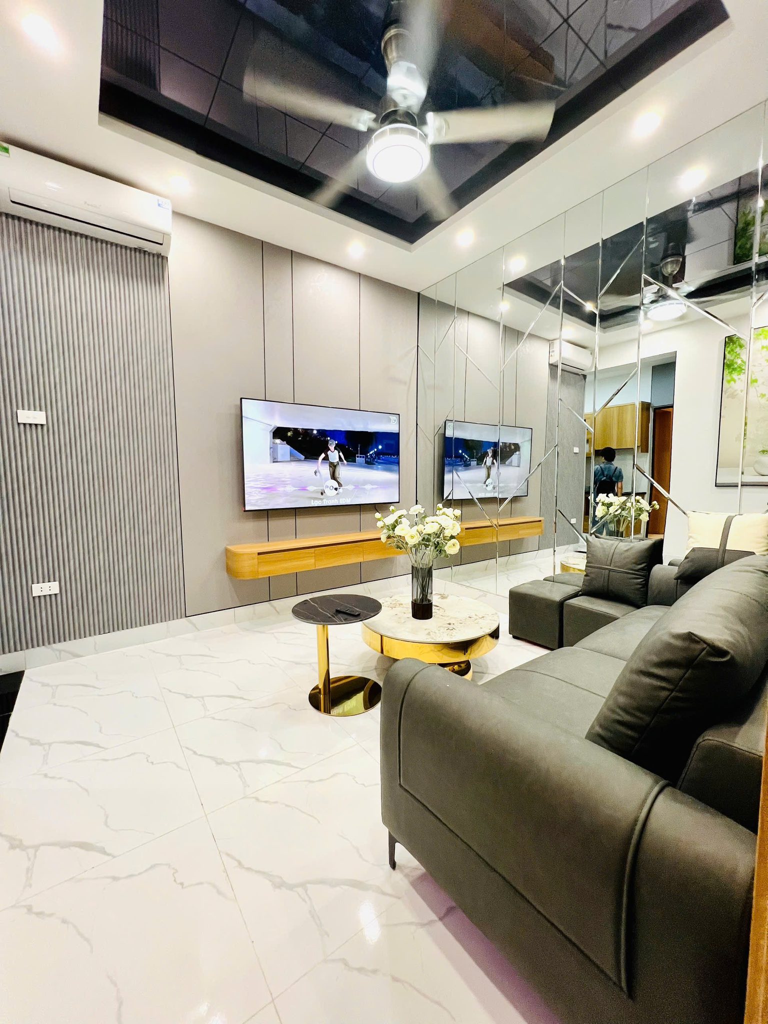 Cần bán gấp căn hộ khu đô thị Nghĩa Đô, diện tích 68m2, 2 ngủ, full nội thất