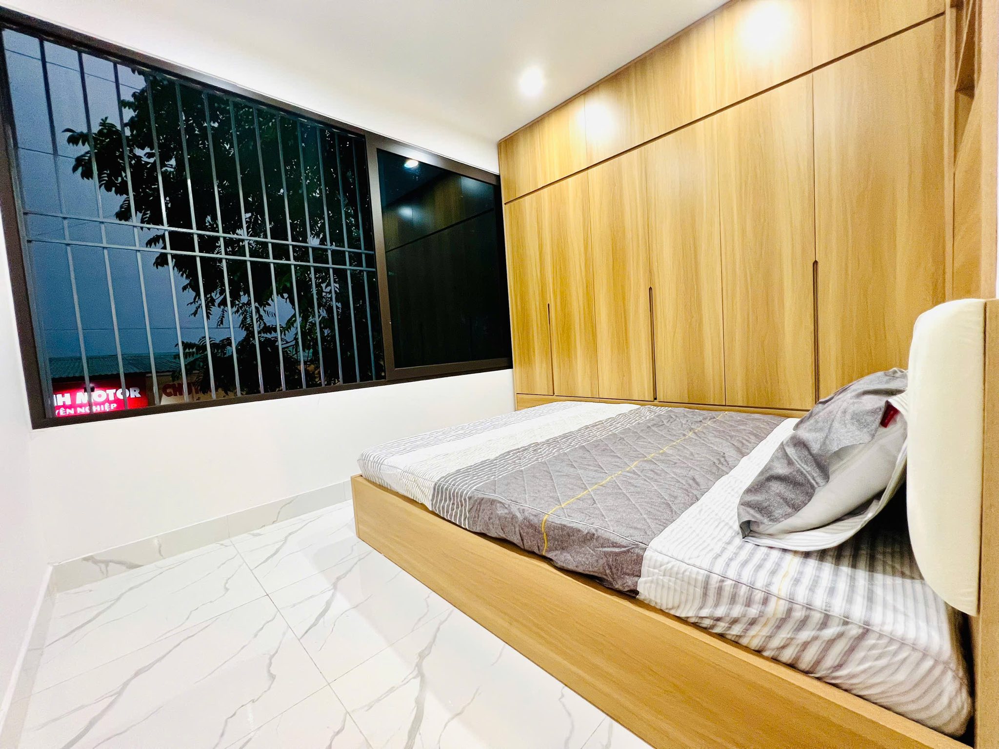 Cần bán gấp căn hộ khu đô thị Nghĩa Đô, diện tích 68m2, 2 ngủ, full nội thất