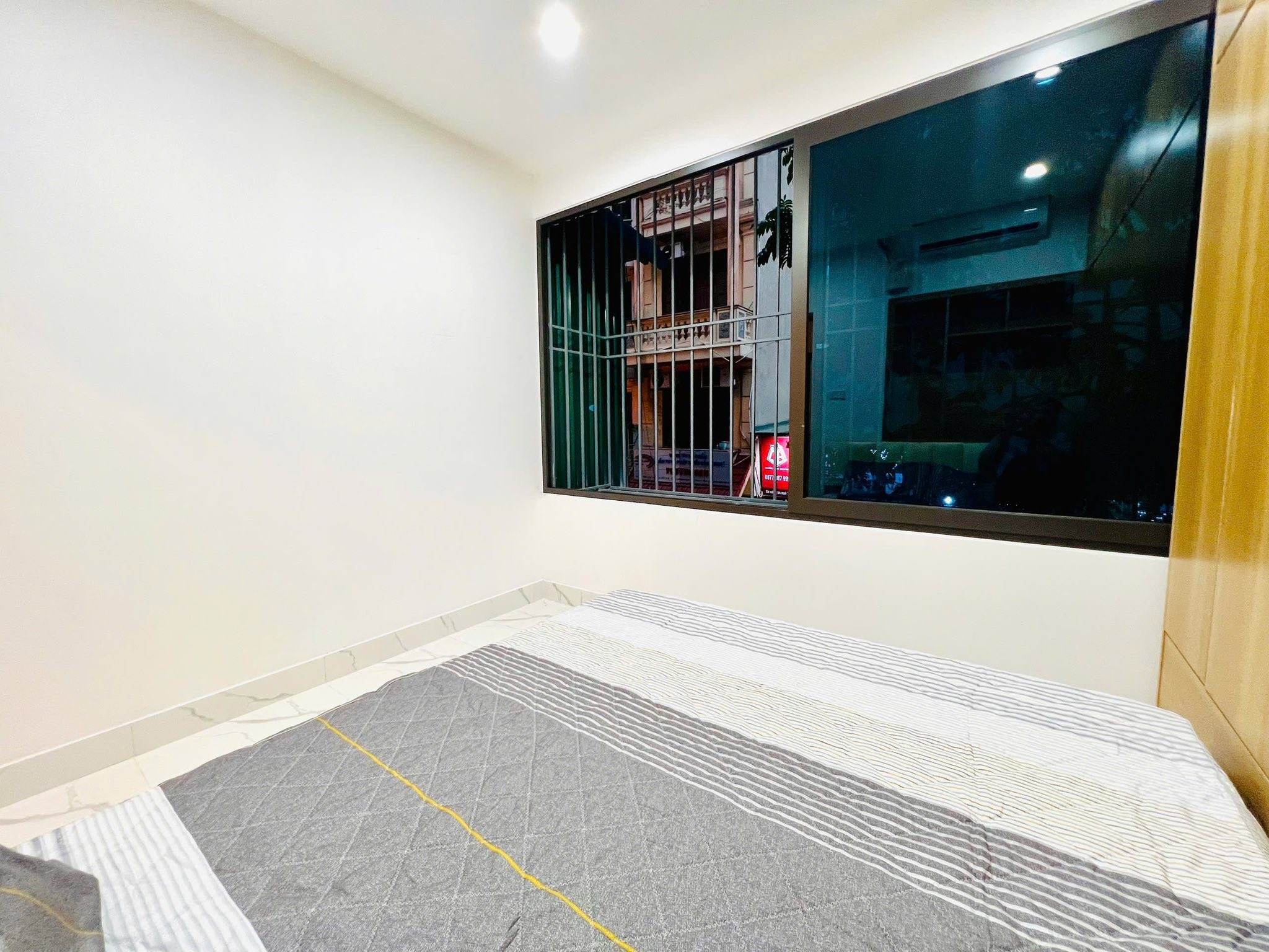 Cần bán gấp căn hộ khu đô thị Nghĩa Đô, diện tích 68m2, 2 ngủ, full nội thất