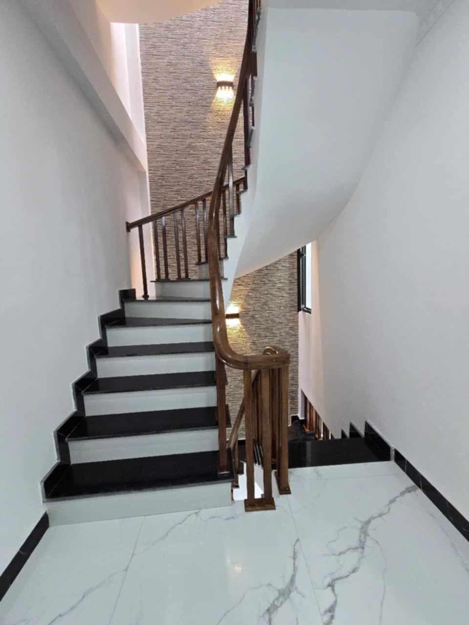 Bán nhà xây mới 4 tầng tại Ngũ Hiệp – Thanh Trì, 45m², ô tô gần, giá chỉ 5,2 tỷ