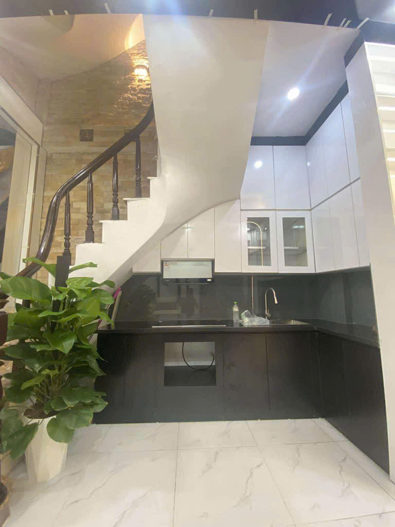 Giảm 150 triệu, giá 5,1 tỷ khu vực Hoàng Mai, full nội thất, ngõ rộng, diện tích gần 30m2 x 5 tầng