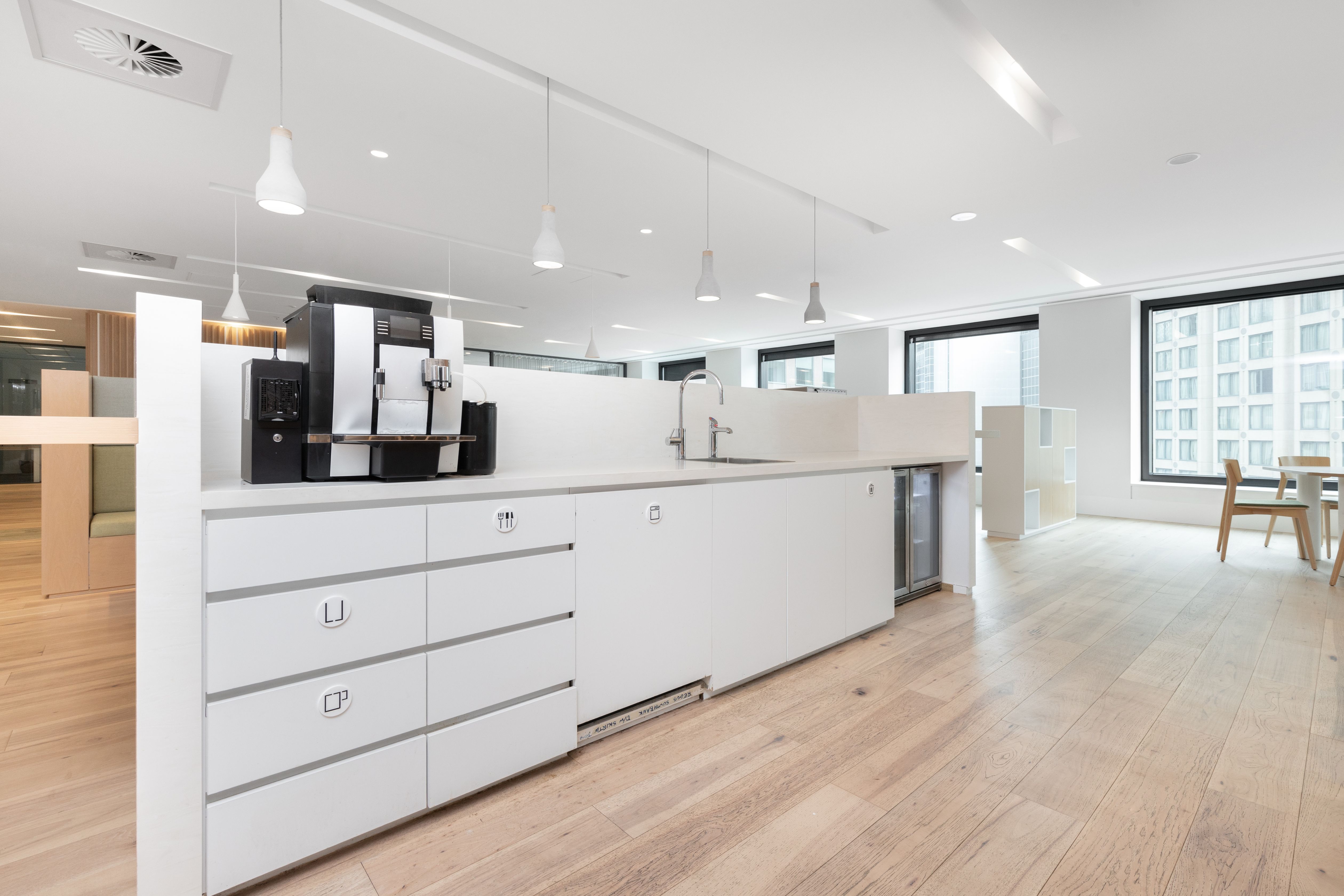 Trọn gói quyền sử dụng Co-working space tại Regus The Sun Building