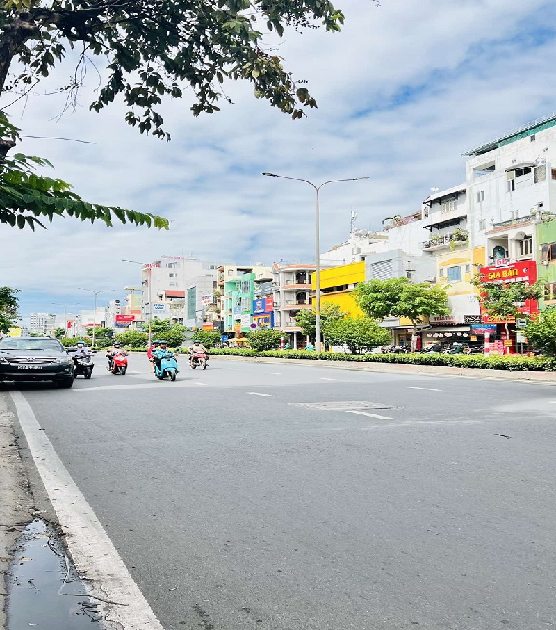 Chỉ 235 triệu/m2 có ngay nhà 2 mặt tiền kinh Cộng Hoà, phường 13, Tân Bình, 166m2, 2 tầng