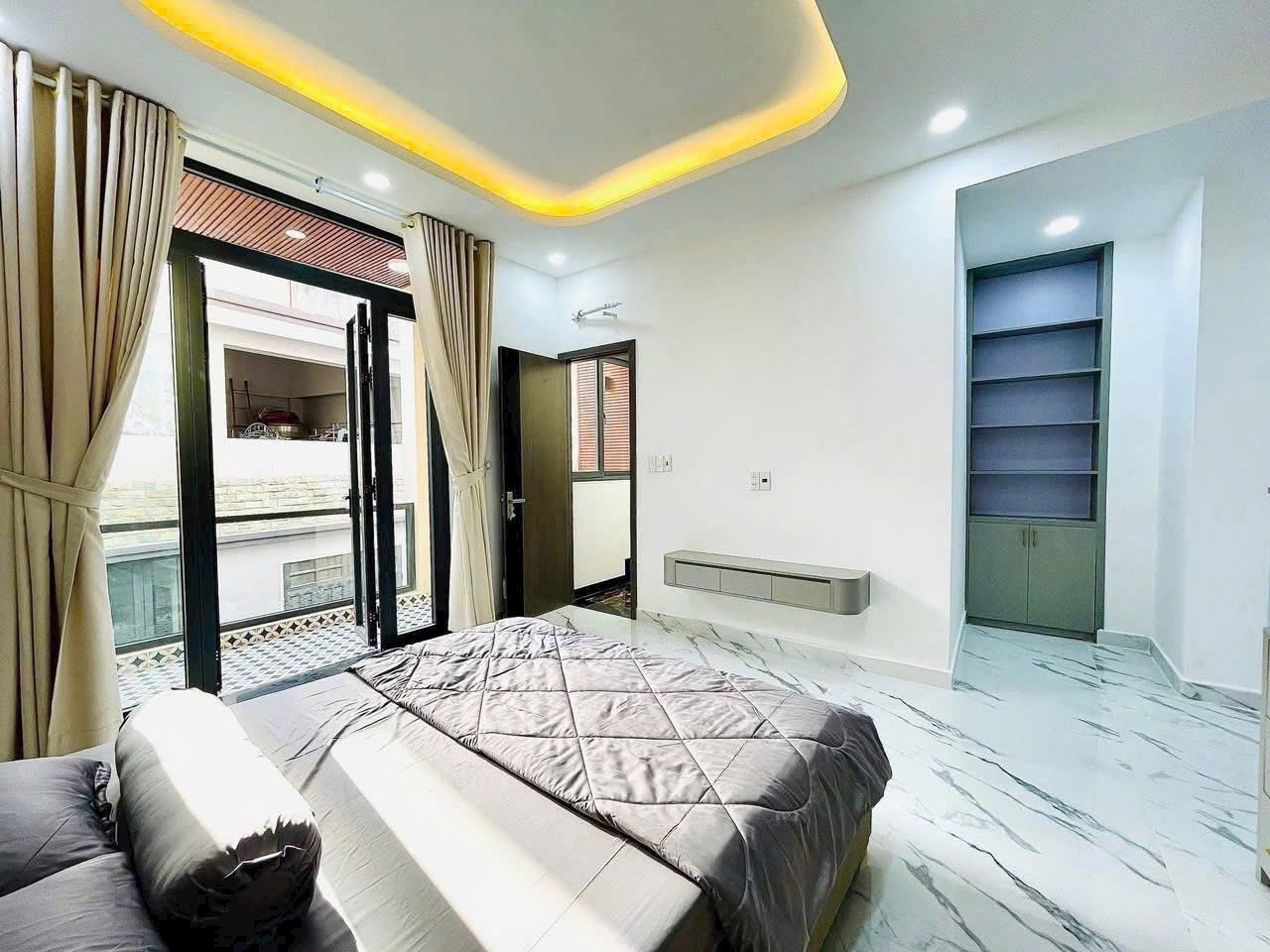Bán nhà phố đẹp đường Lê Văn Sỹ, phường 12, quận 3, Hồ Chí Minh