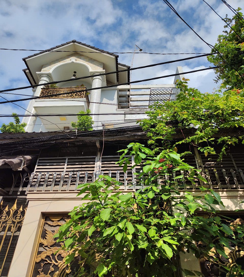 Bán nhà mặt tiền ngộp, xe hơi đỗ cửa đường số 53, Hiệp Bình Chánh, Thủ Đức, 151m2, 3 tầng, còn mới