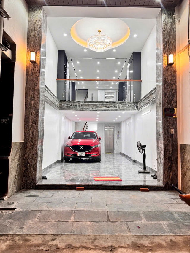 Cực hiếm vip Đền Lừ, kinh doanh đỉnh, ở sướng, ô tô tránh, gara, 7 tầng thang máy, mặt tiền đẹp