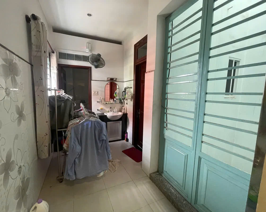 Nhà đẹp 5 tầng, xe tải tránh, 75m2, ngang khủng 12.5m, Trịnh Đình Trọng, chỉ 12.3 tỷ