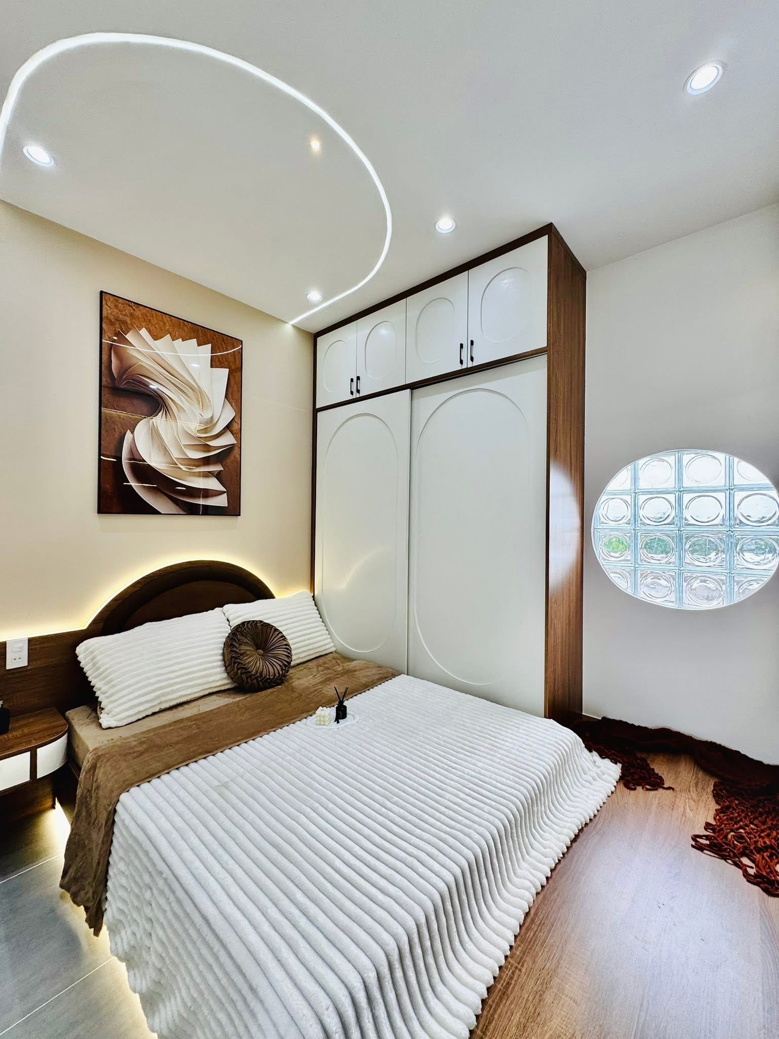 Bán nhà phố đẹp đường Tô Ngọc Vân, phường 15, quận Gò Vấp, Hồ Chí Minh