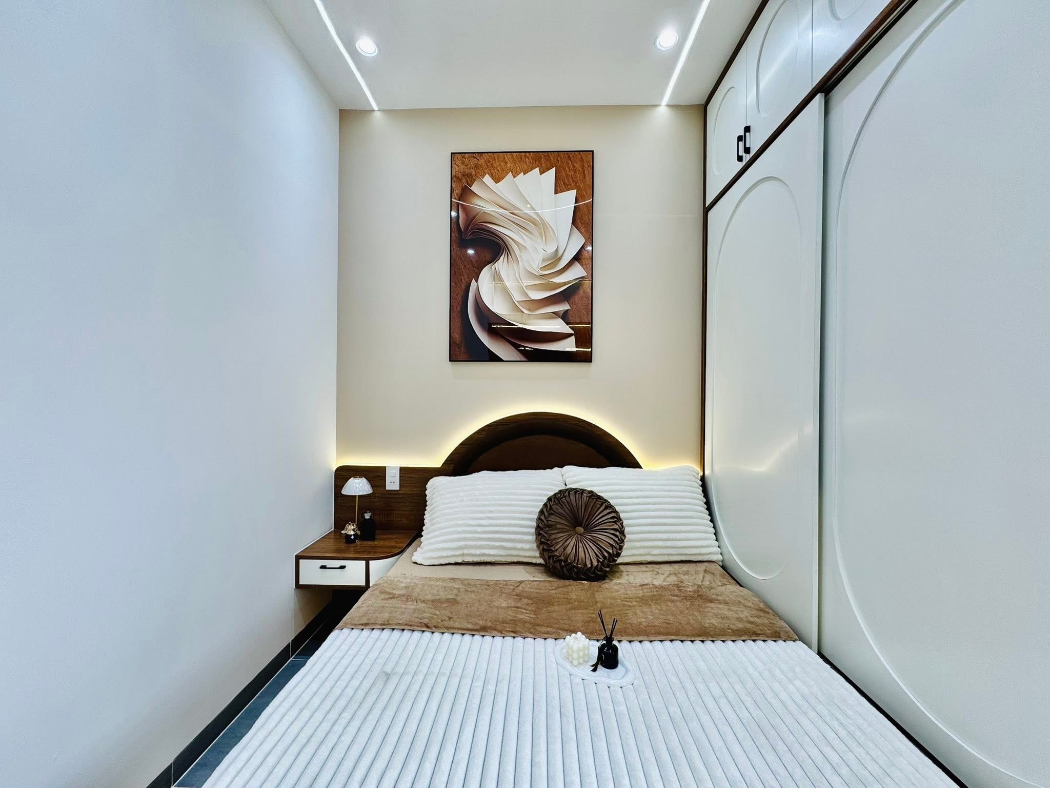 Bán nhà phố đẹp đường Tô Ngọc Vân, phường 15, quận Gò Vấp, Hồ Chí Minh