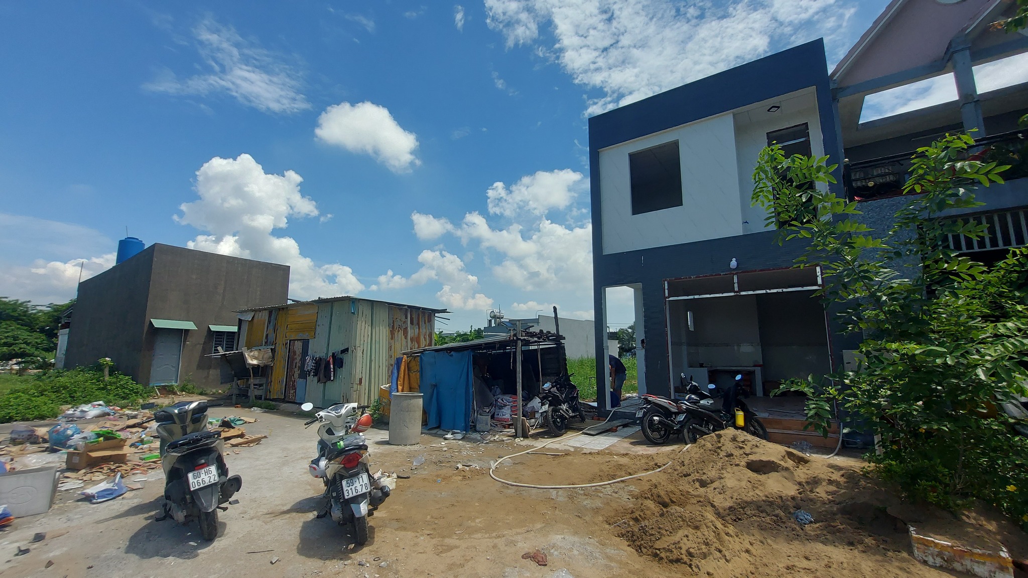 Bán lô đất 200m2 - giá chỉ 1 tỷ 400 triệu - khu dân cư Hải Sơn - Tân Đức - gọi em để xem đất