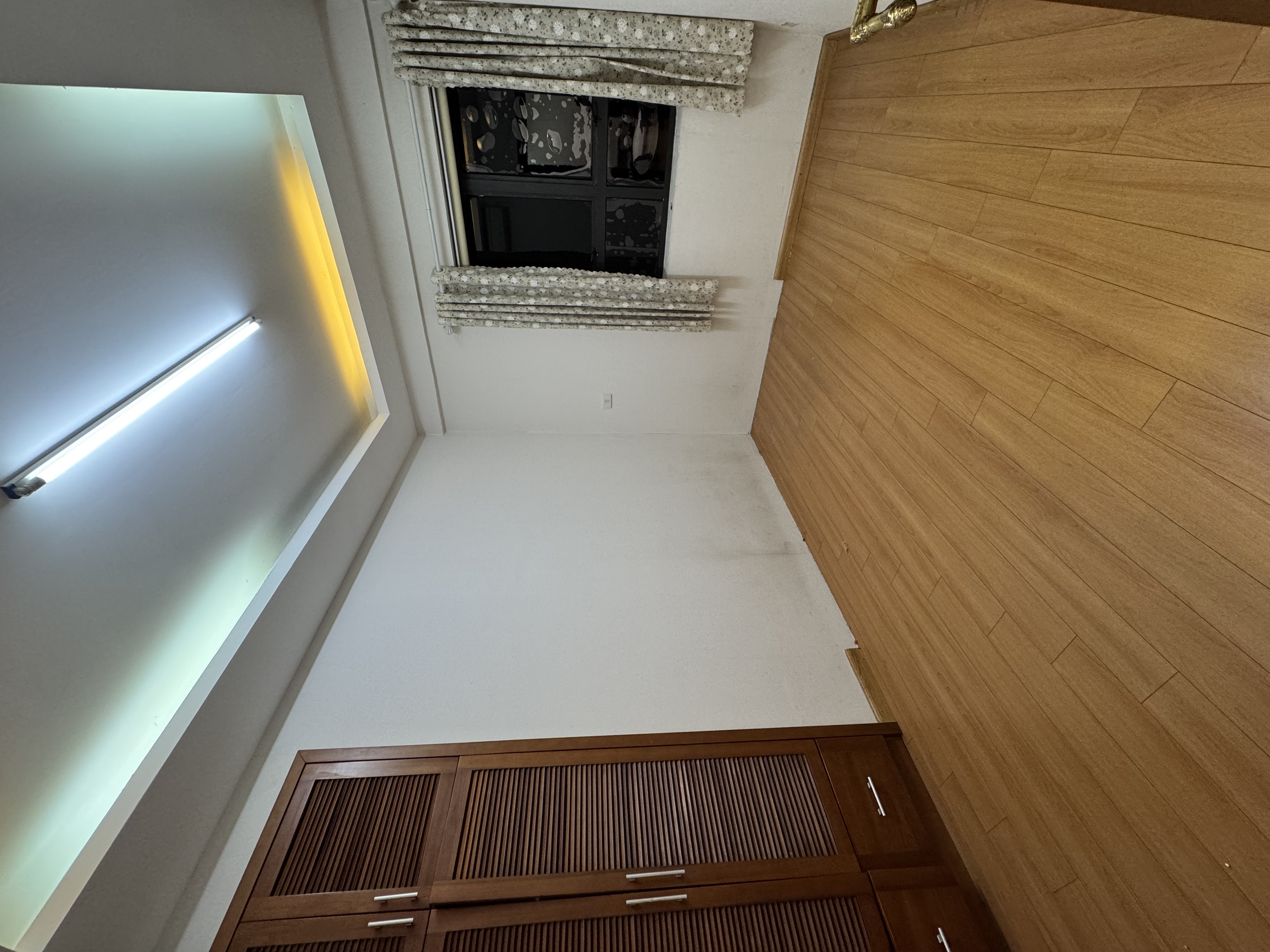 Chính chủ cho thuê căn hộ VP3 Linh Đàm 92,3m² 3 phòng ngủ, 2VS