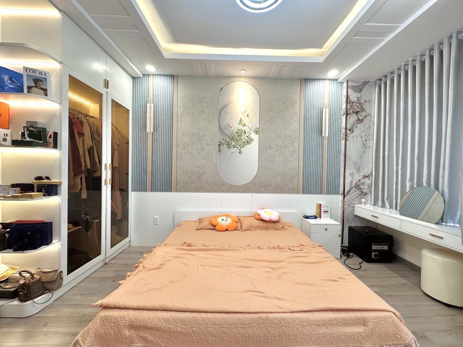 Bán nhà 49m2, xây 4 tầng, 4 ngủ, nhà mới gần Emart chỉ 6,79 tỷ
