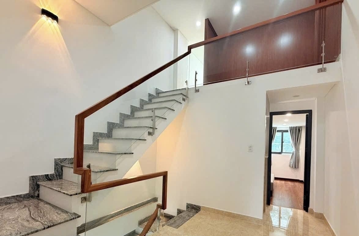 Bán nhà 50m2, 3 tầng, hẻm thông ngay cầu Thi Nghè Giáp, quận 1, chỉ 8 tỷ