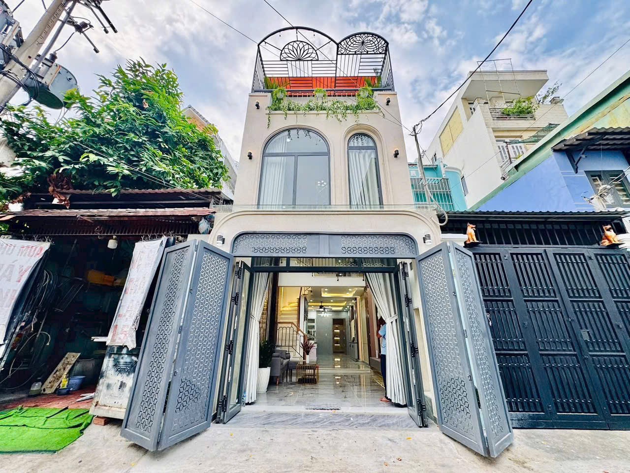 Nhà đẹp nở hậu nằm trên đường Khuất Văn Bứu, diện tích 90m2