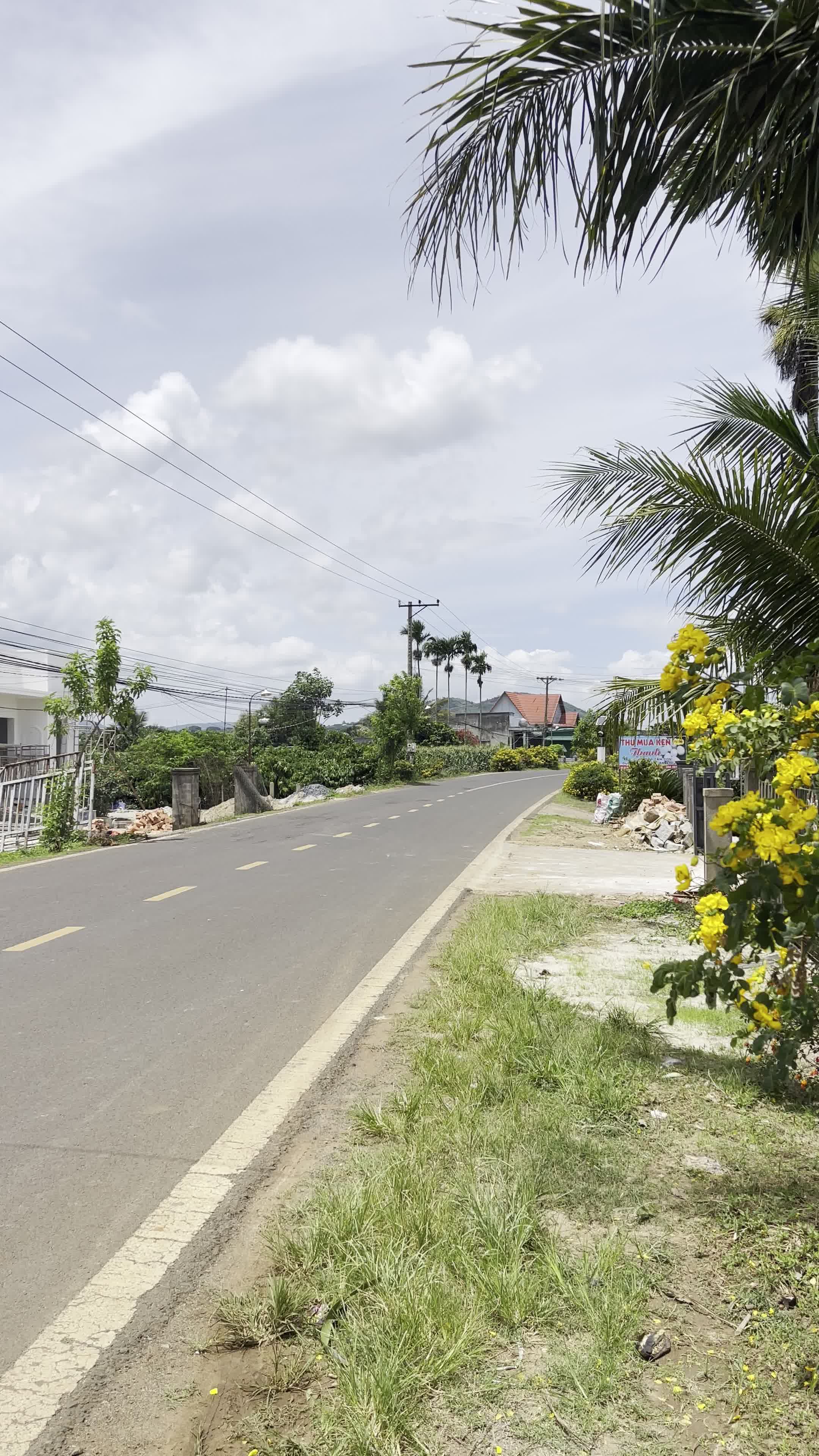 4 lô f0 cách sân bay Đà Lạt 15km, diện tích 120m2, đường bê tông 4.5m, tương lai mở rộng 7m