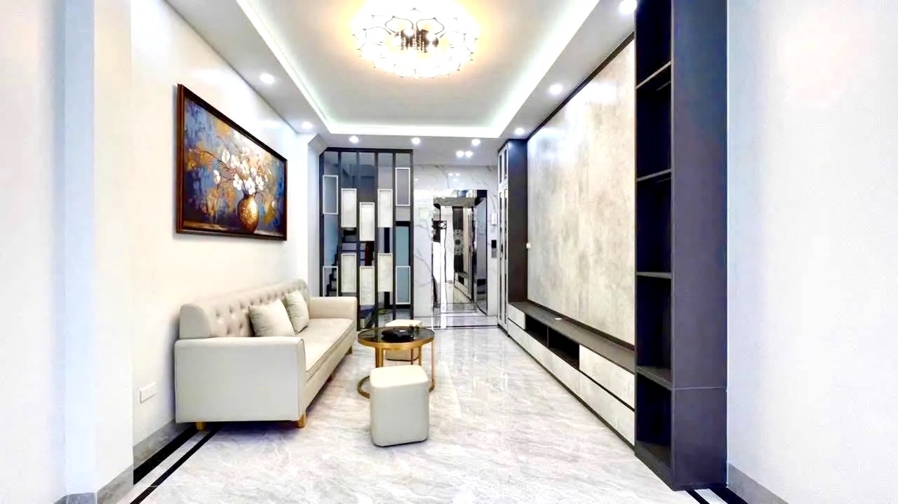 Siêu phẩm cực hiếm Trần Khát Chân - Hai Bà Trưng - giá rẻ - gần phố - 41m2 x 6 tầng thang máy - ở luôn