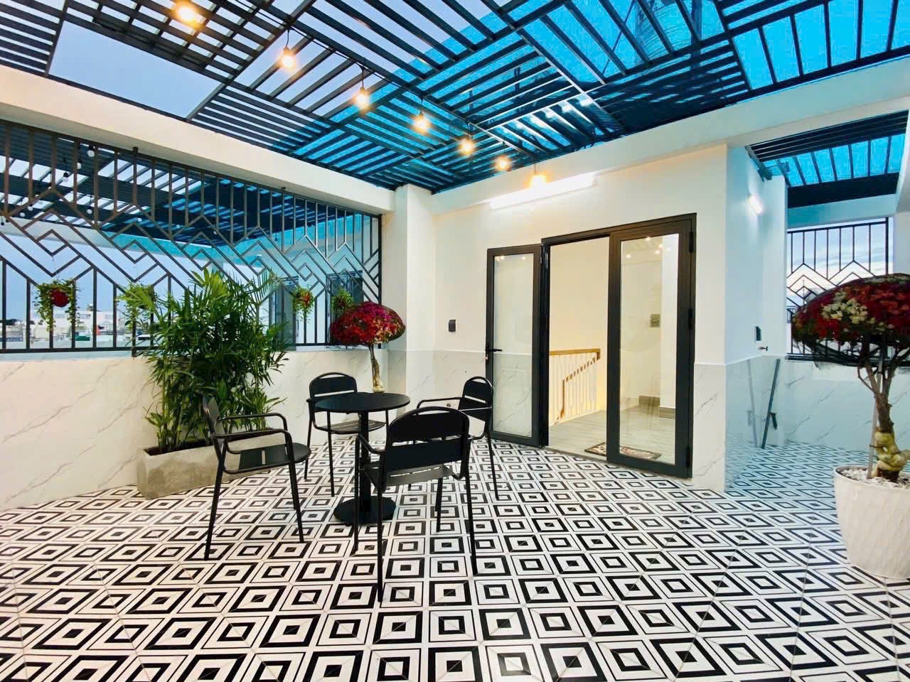 Bán nhà phố thiết kế tân cổ điển đường Bùi Quang Là, phường 12, quận Gò Vấp, Hồ Chí Minh