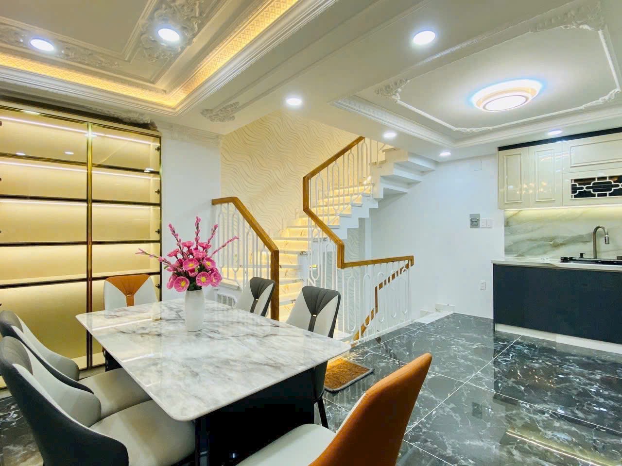 Bán nhà phố thiết kế tân cổ điển đường Bùi Quang Là, phường 12, quận Gò Vấp, Hồ Chí Minh