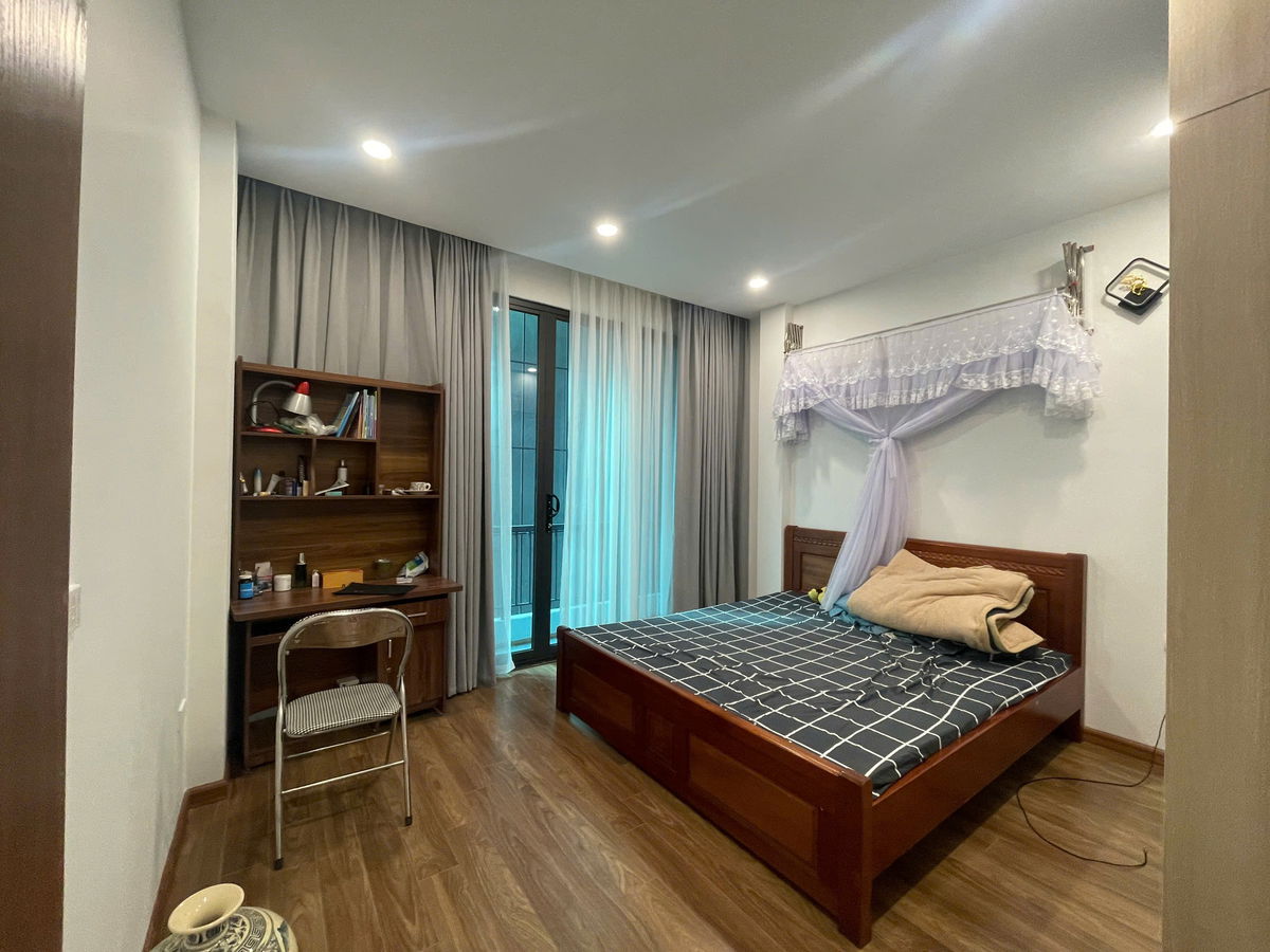 Siêu phẩm nhỏ tiền Nguyễn Đức Cảnh - Trương Định, gần Hồ Đền Lừ, gần ô tô, 42m2 x 4 tầng