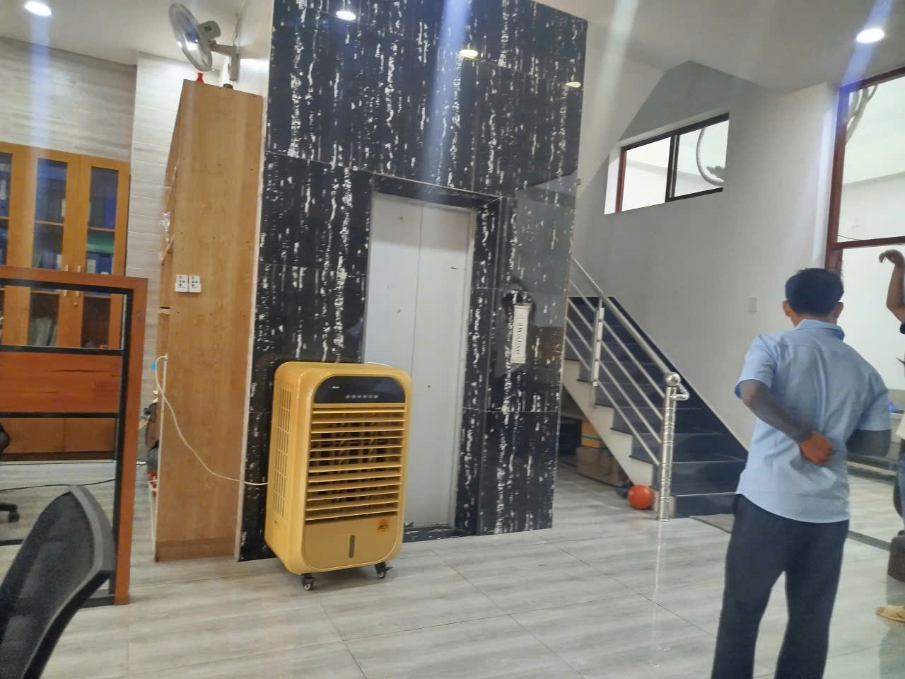 Tòa nhà 8m x 18m, Phú Thọ Hòa, tiện ở, làm văn phòng hoặc làm căn hộ dịch vụ, thu nhập 40 triệu/ tháng