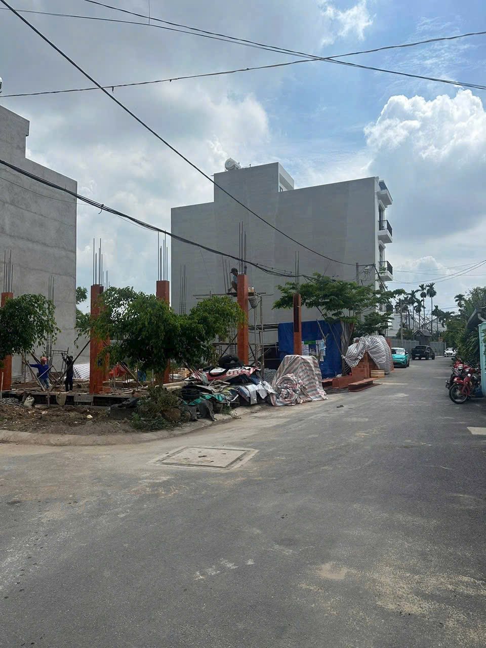 Chủ gửi bán lô đất 125m2 - gần chợ Bà Điểm - giá chỉ 2 tỷ 300 triệu - giá đầu tư