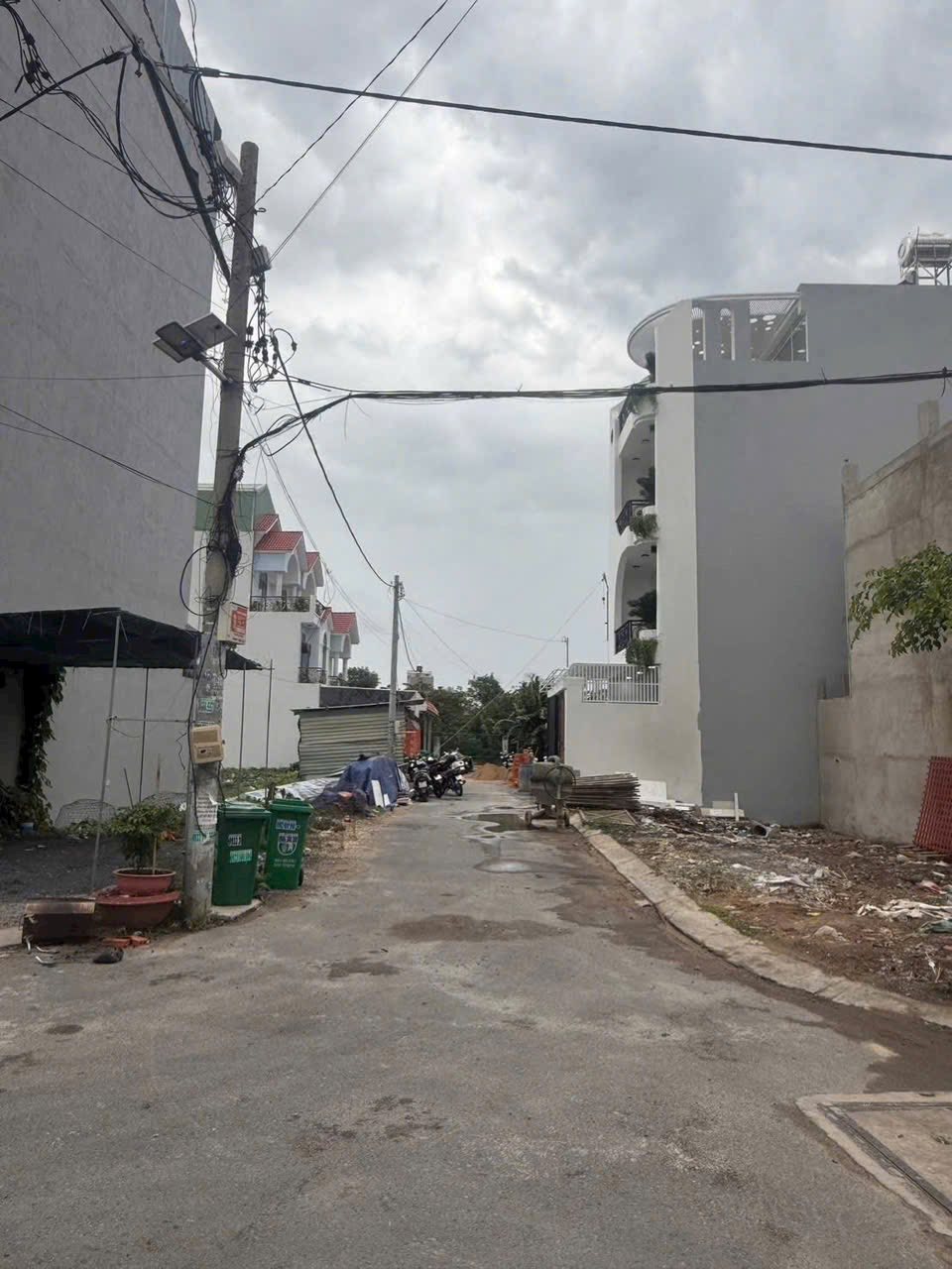 Chủ gửi bán lô đất 125m2 - gần chợ Bà Điểm - giá chỉ 2 tỷ 300 triệu - giá đầu tư