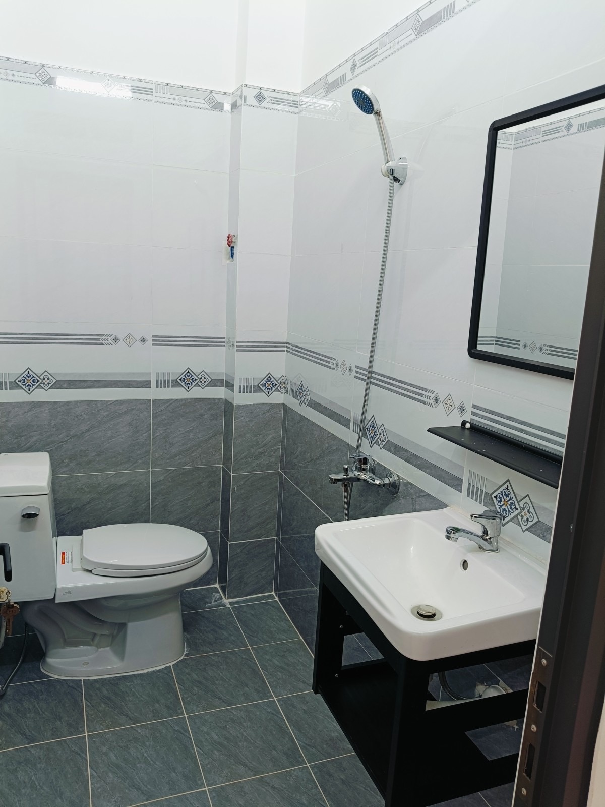 Bán 80m2 hẻm mới ngay Coopmark Quang Trung, chủ gấp bán 6 tỷ