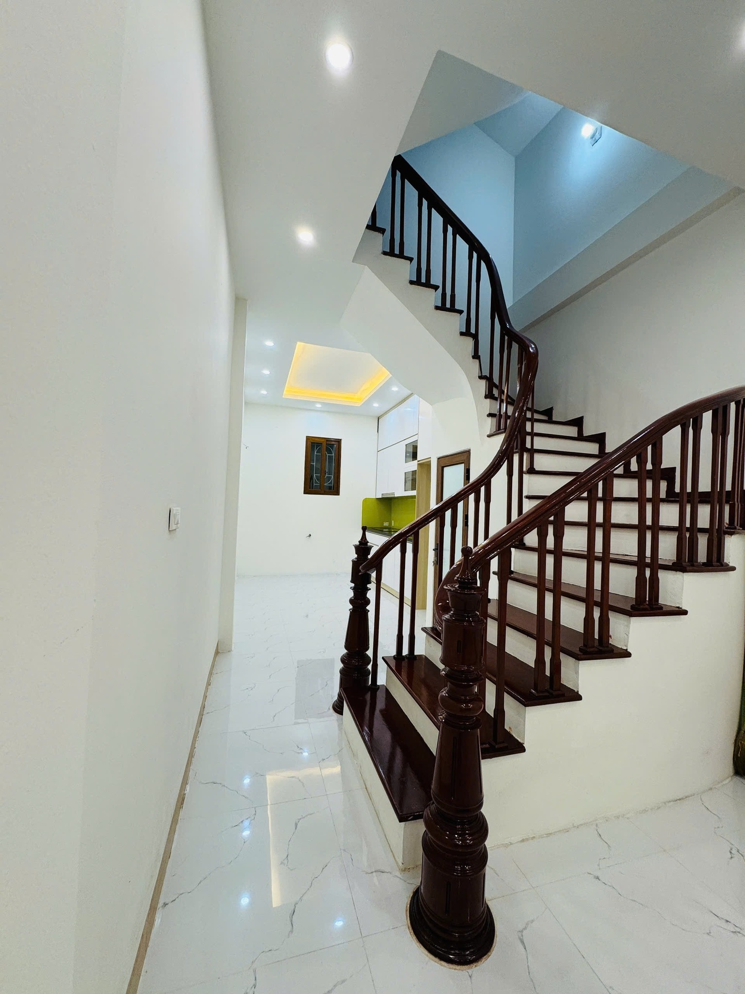 Bán nhà đường Kim Giang, 45m2, 5 tầng, giá bán 7,6 tỷ