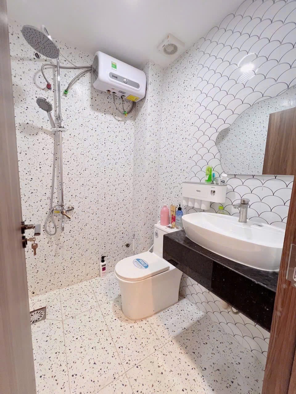 Cho thuê nhà nguyên căn – Nguyễn Hữu Cầu, Quận 1