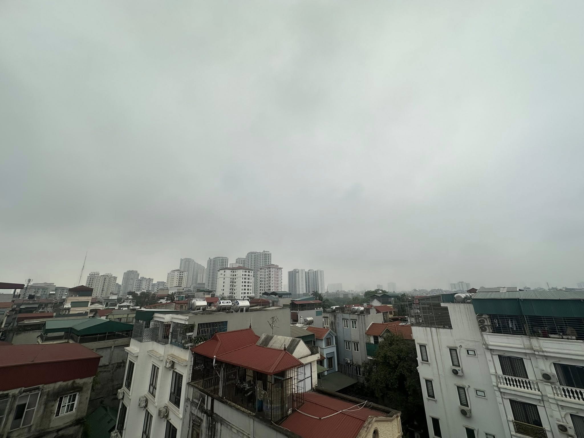 Bán nhà 6 tầng mới, thang máy, gần chợ Đại Từ, gần đường ô tô